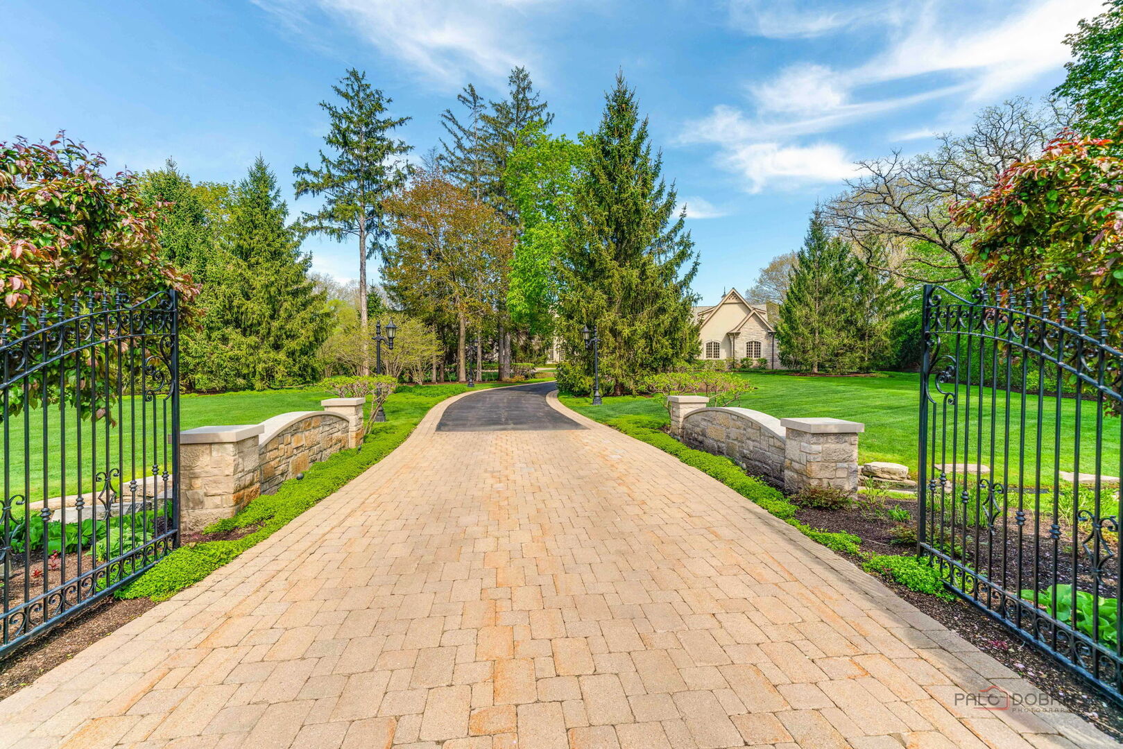 93 Hawley Woods Road, Barrington, IL 60010