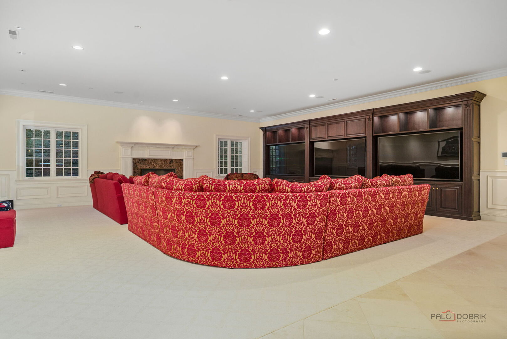 93 Hawley Woods Road, Barrington, IL 60010