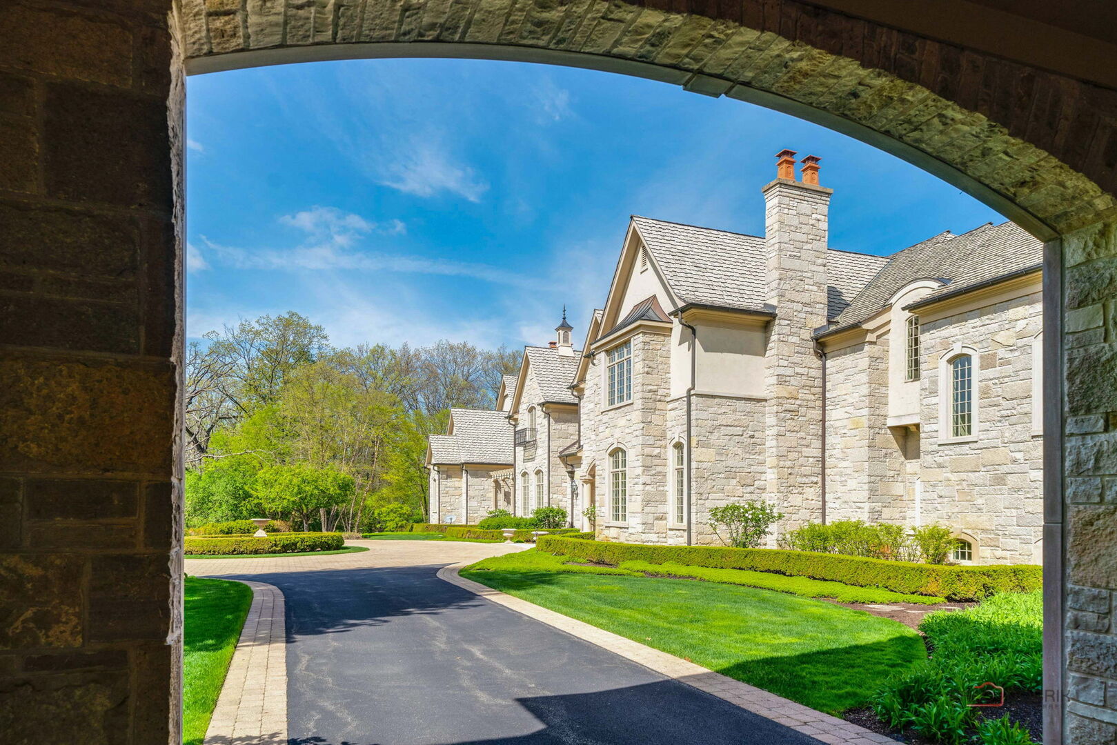 93 Hawley Woods Road, Barrington, IL 60010