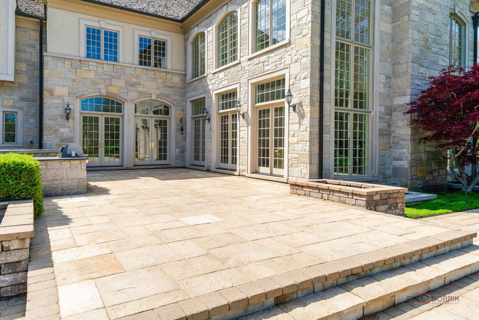 93 Hawley Woods Road, Barrington, IL 60010