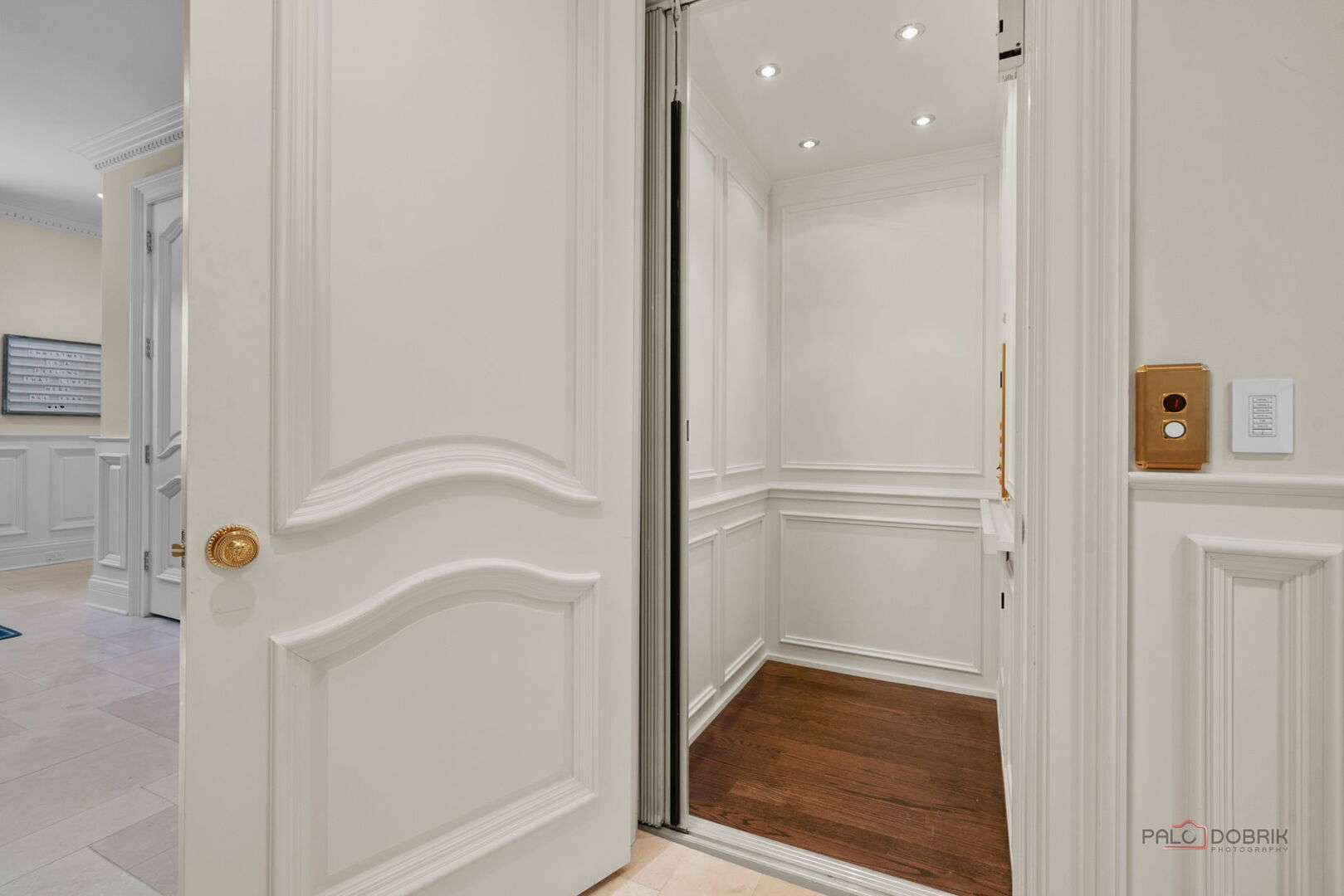 93 Hawley Woods Road, Barrington, IL 60010