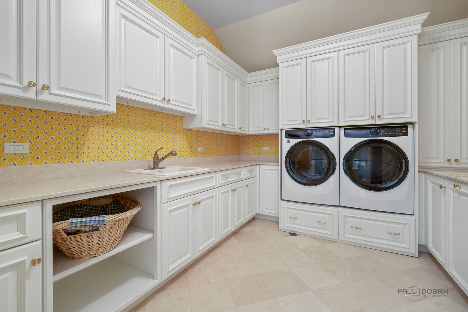 93 Hawley Woods Road, Barrington, IL 60010