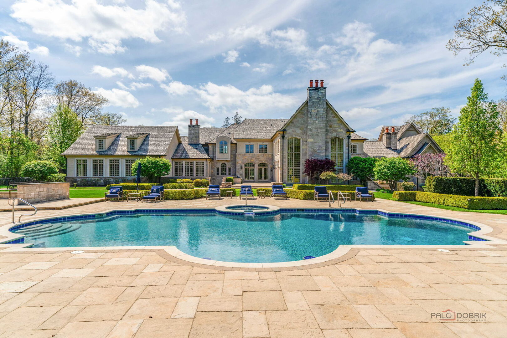 93 Hawley Woods Road, Barrington, IL 60010