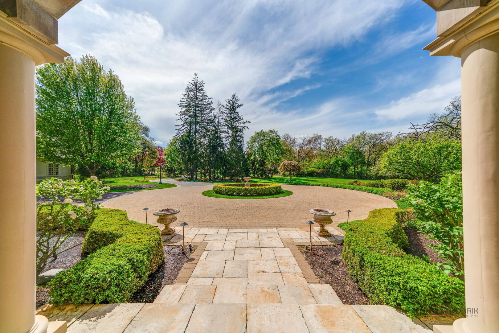 93 Hawley Woods Road, Barrington, IL 60010