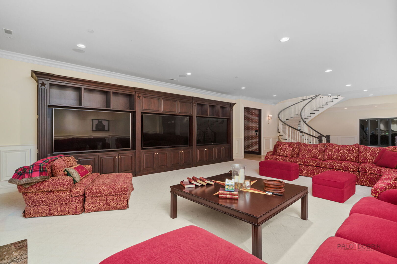 93 Hawley Woods Road, Barrington, IL 60010