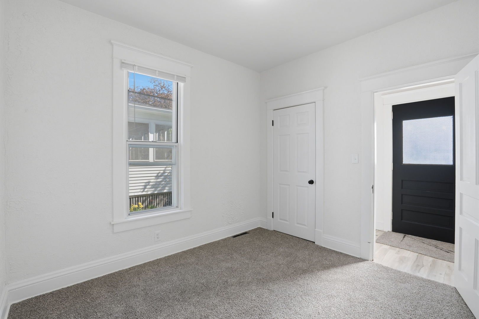 1927 14th Street, Moline, IL 61265