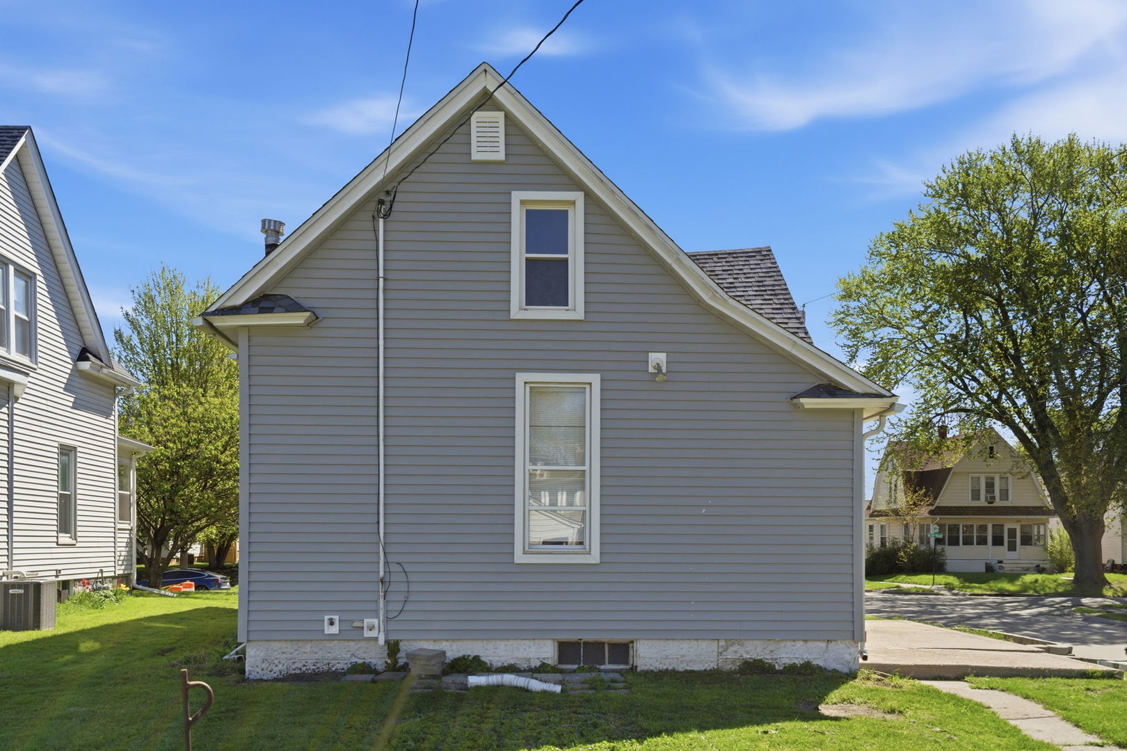 1927 14th Street, Moline, IL 61265