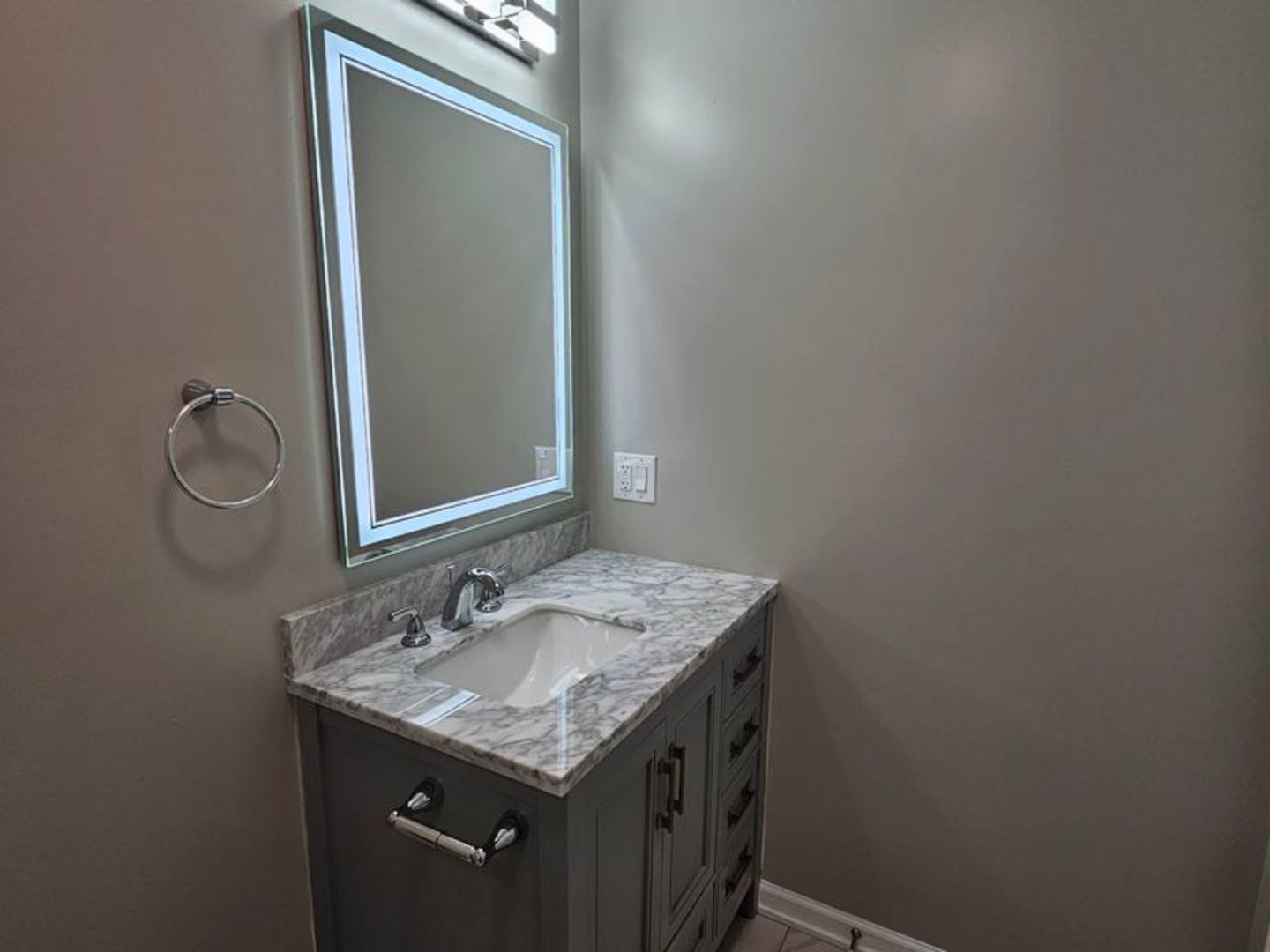 642 Ruby Road, Crystal Lake, IL 60014