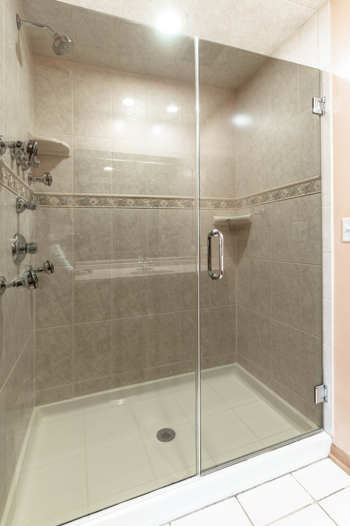 5149 S Sayre Avenue, Chicago, IL 60638