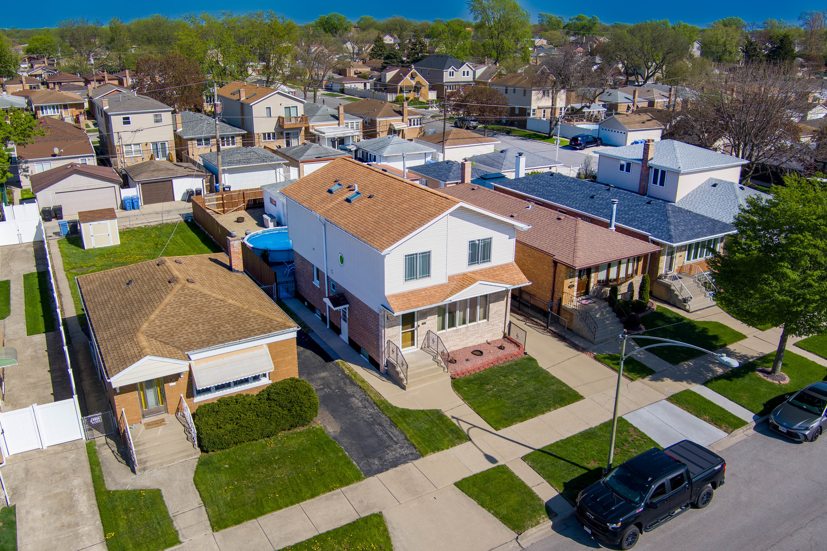 5149 S Sayre Avenue, Chicago, IL 60638