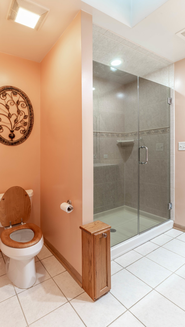 5149 S Sayre Avenue, Chicago, IL 60638