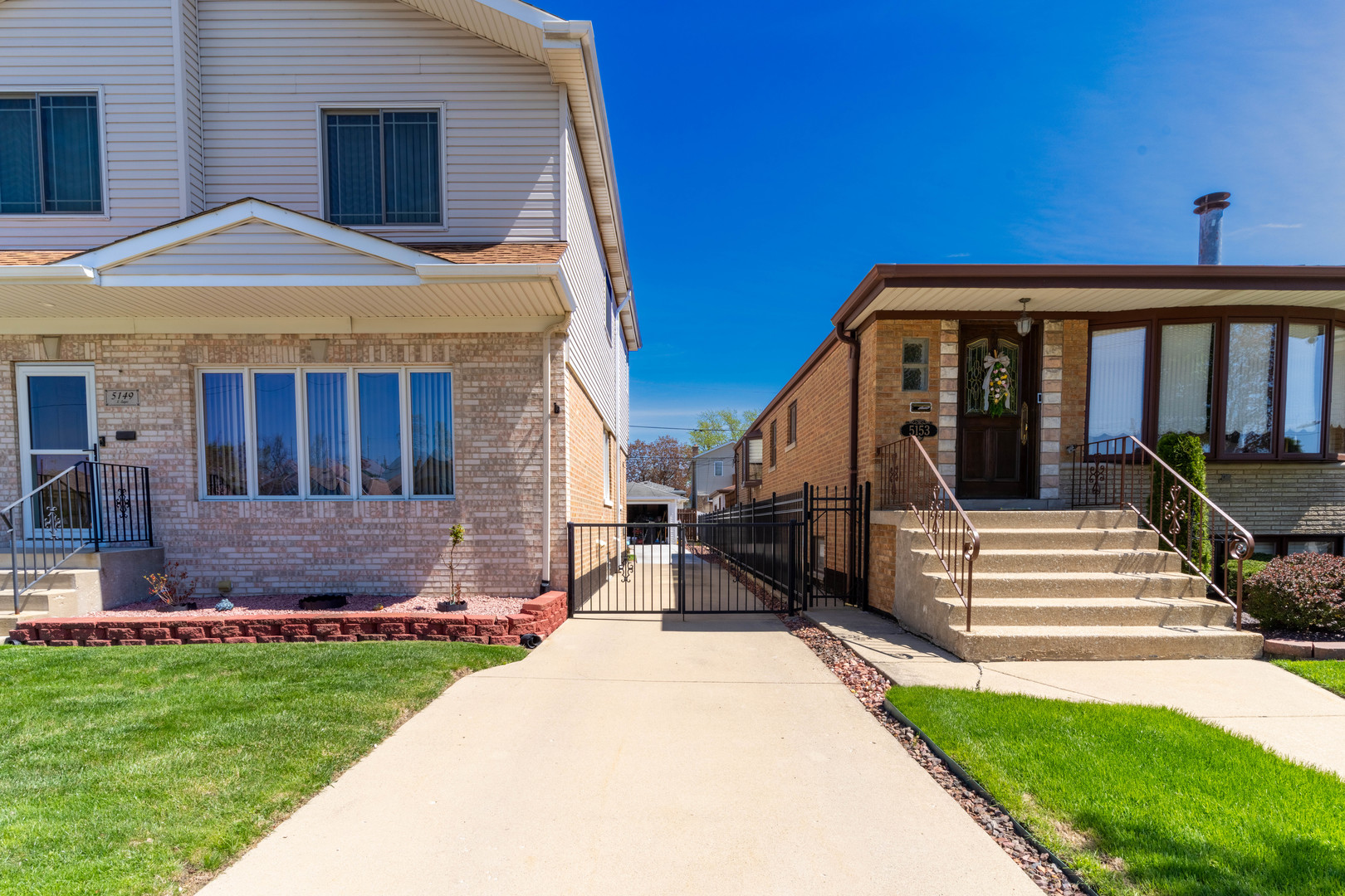 5149 S Sayre Avenue, Chicago, IL 60638