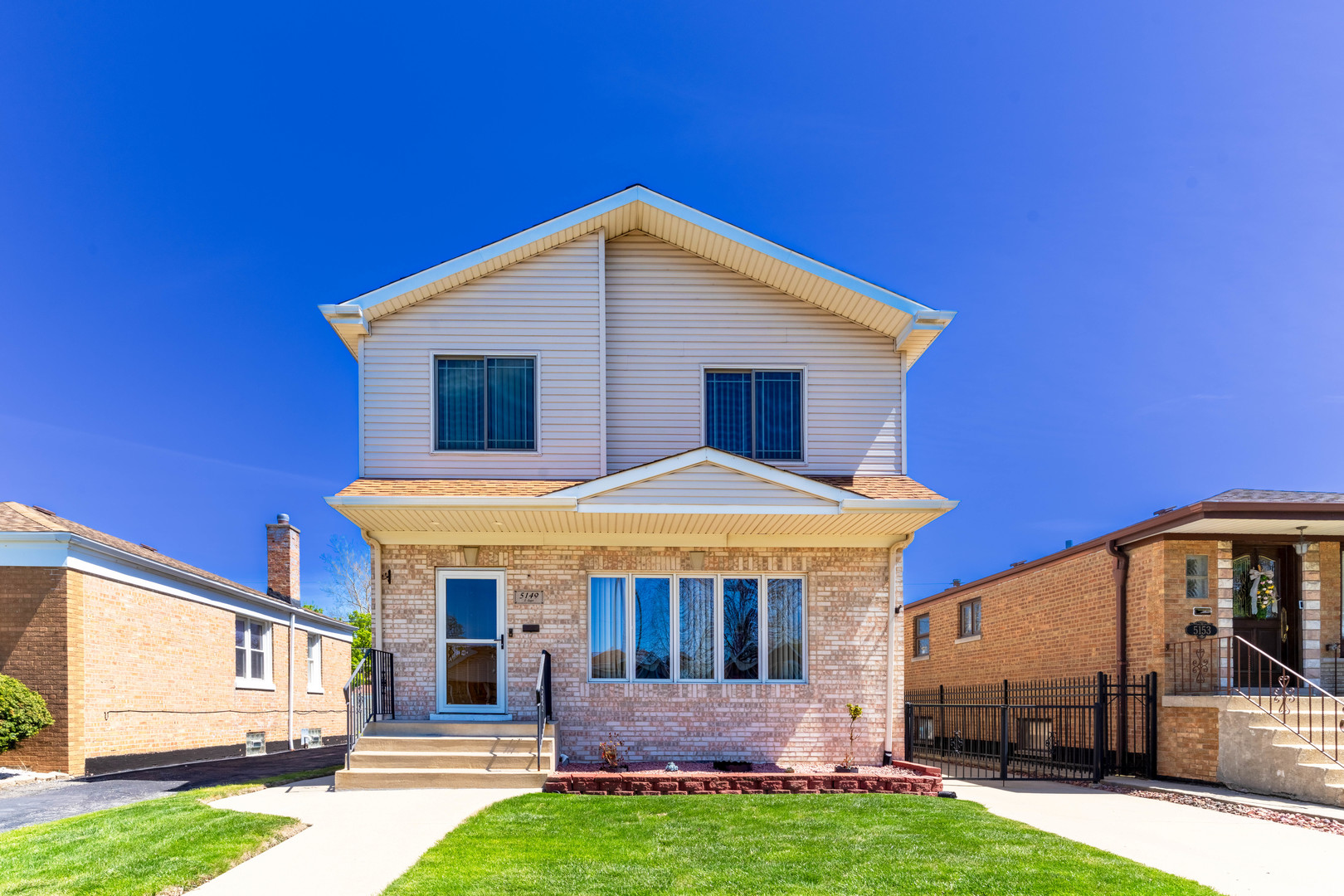 5149 S Sayre Avenue, Chicago, IL 60638