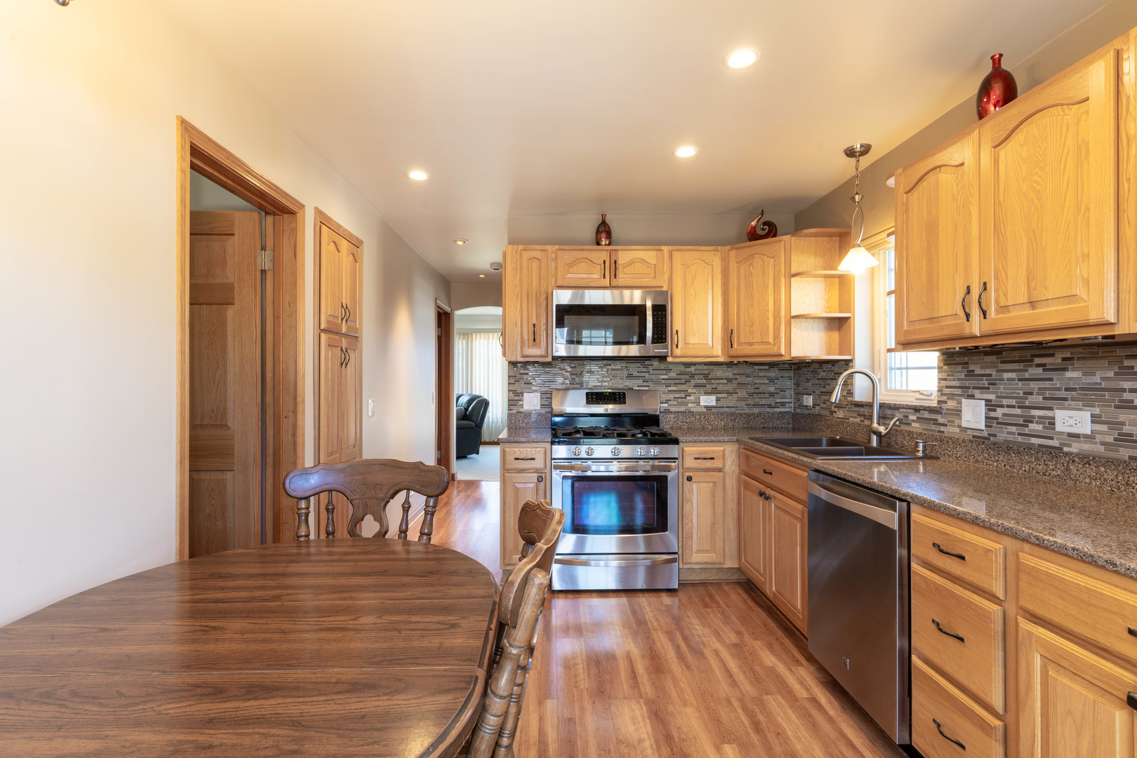 5149 S Sayre Avenue, Chicago, IL 60638