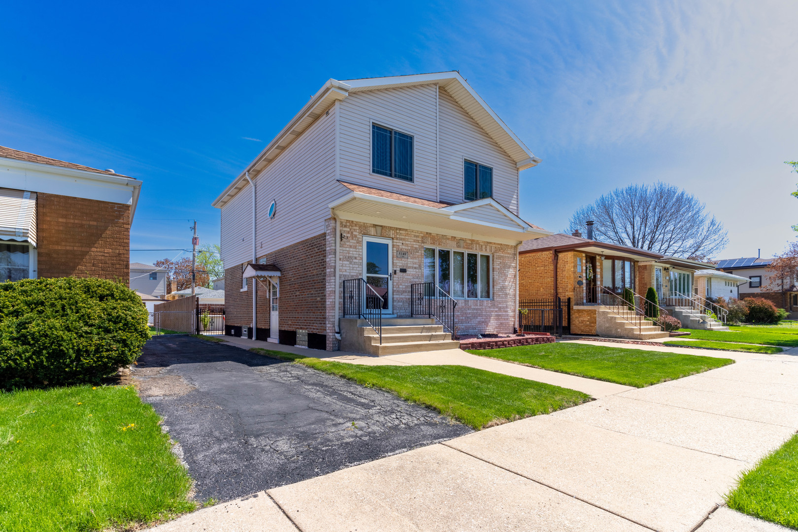 5149 S Sayre Avenue, Chicago, IL 60638