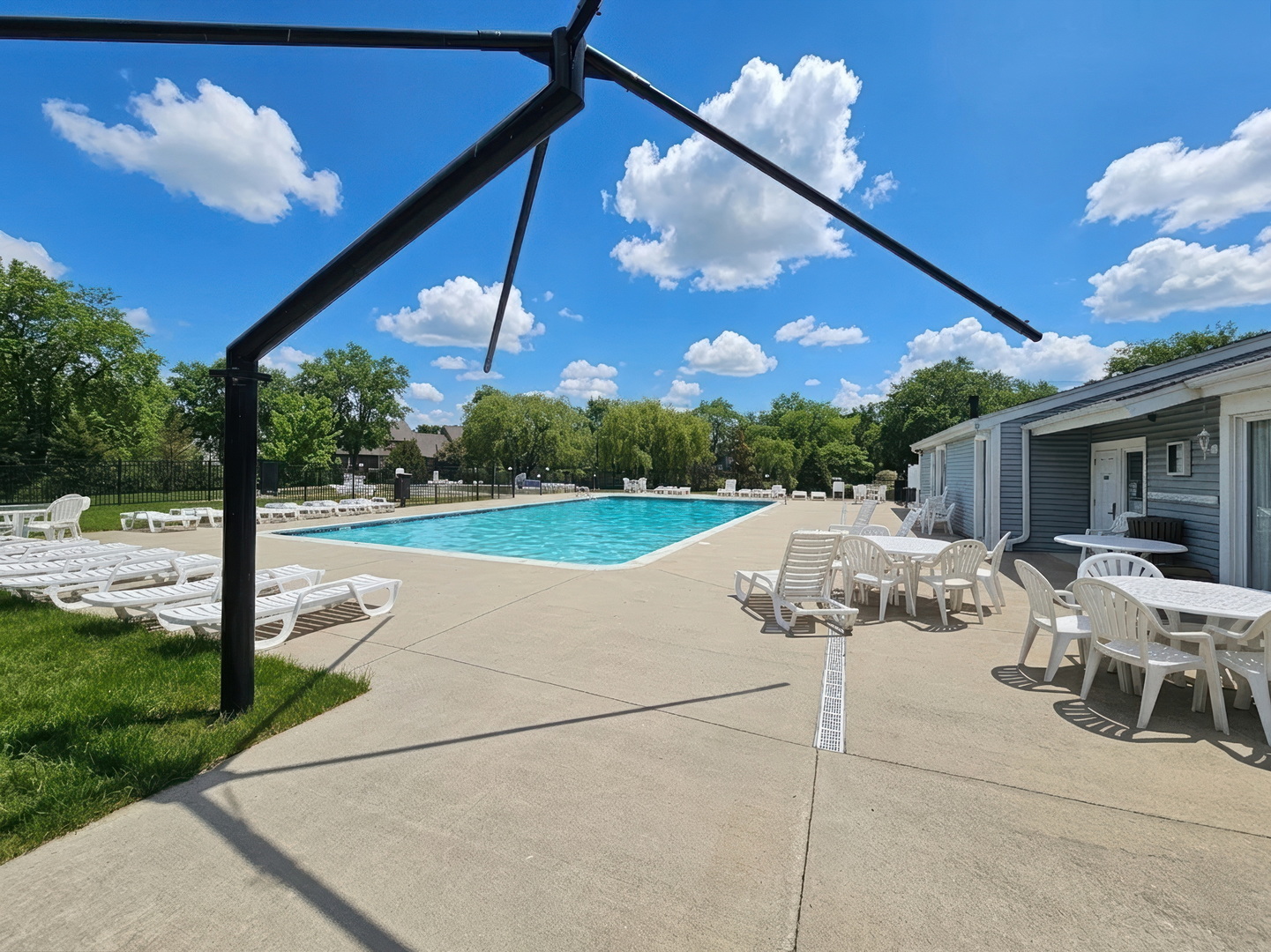 751 Dover Place #4C, Wheeling, IL 60090