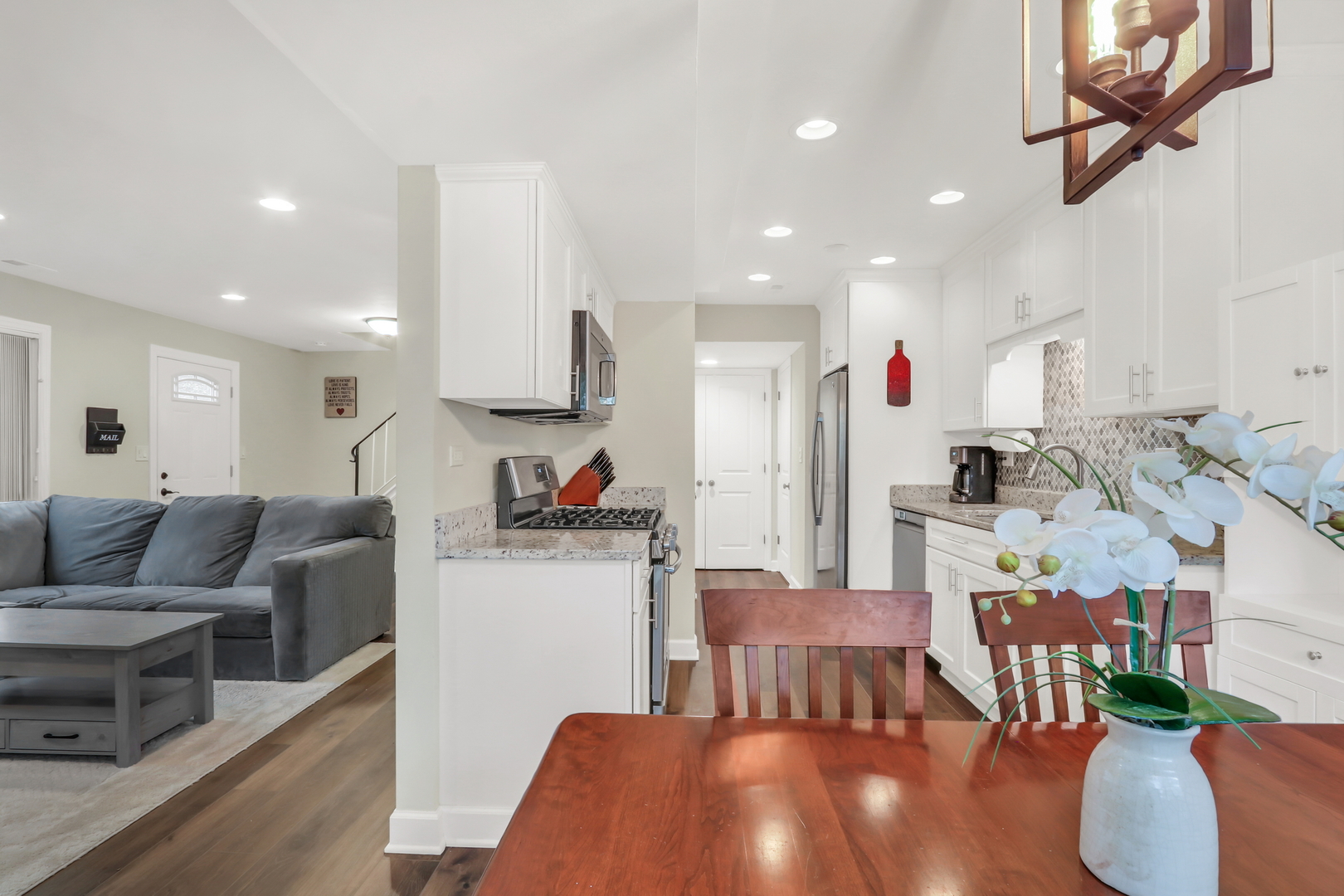 751 Dover Place #4C, Wheeling, IL 60090