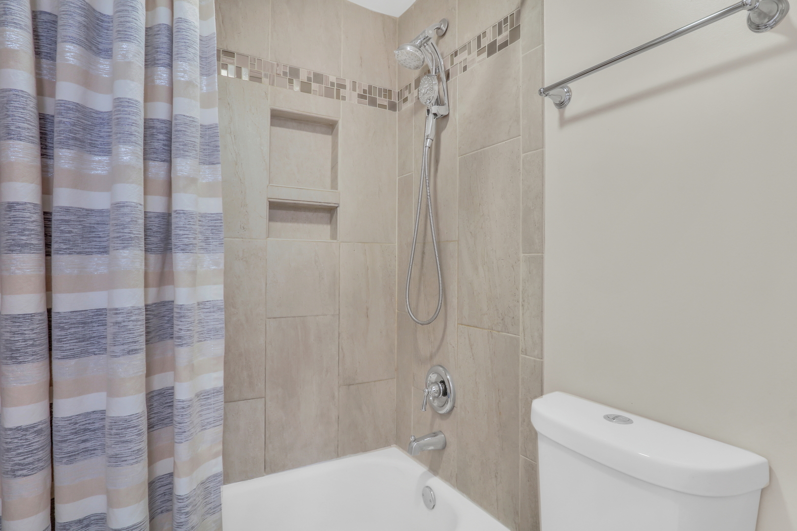 751 Dover Place #4C, Wheeling, IL 60090