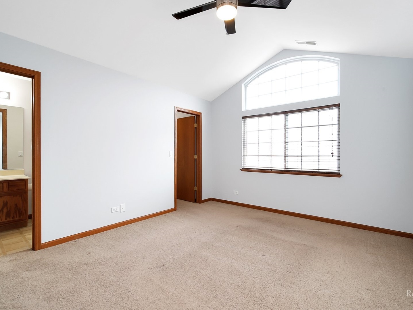 325 N Patriot Drive, Hainesville, IL 60030