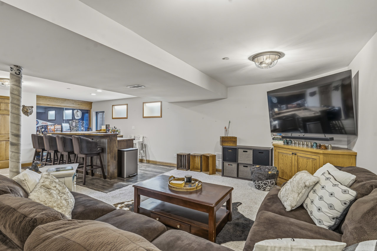 1028 Brewer Court, West Dundee, IL 60118