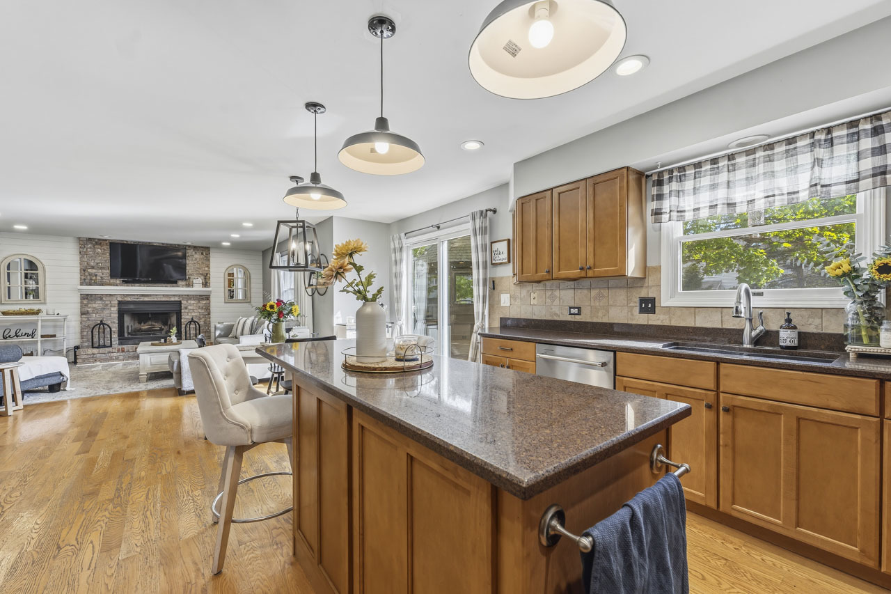 1028 Brewer Court, West Dundee, IL 60118