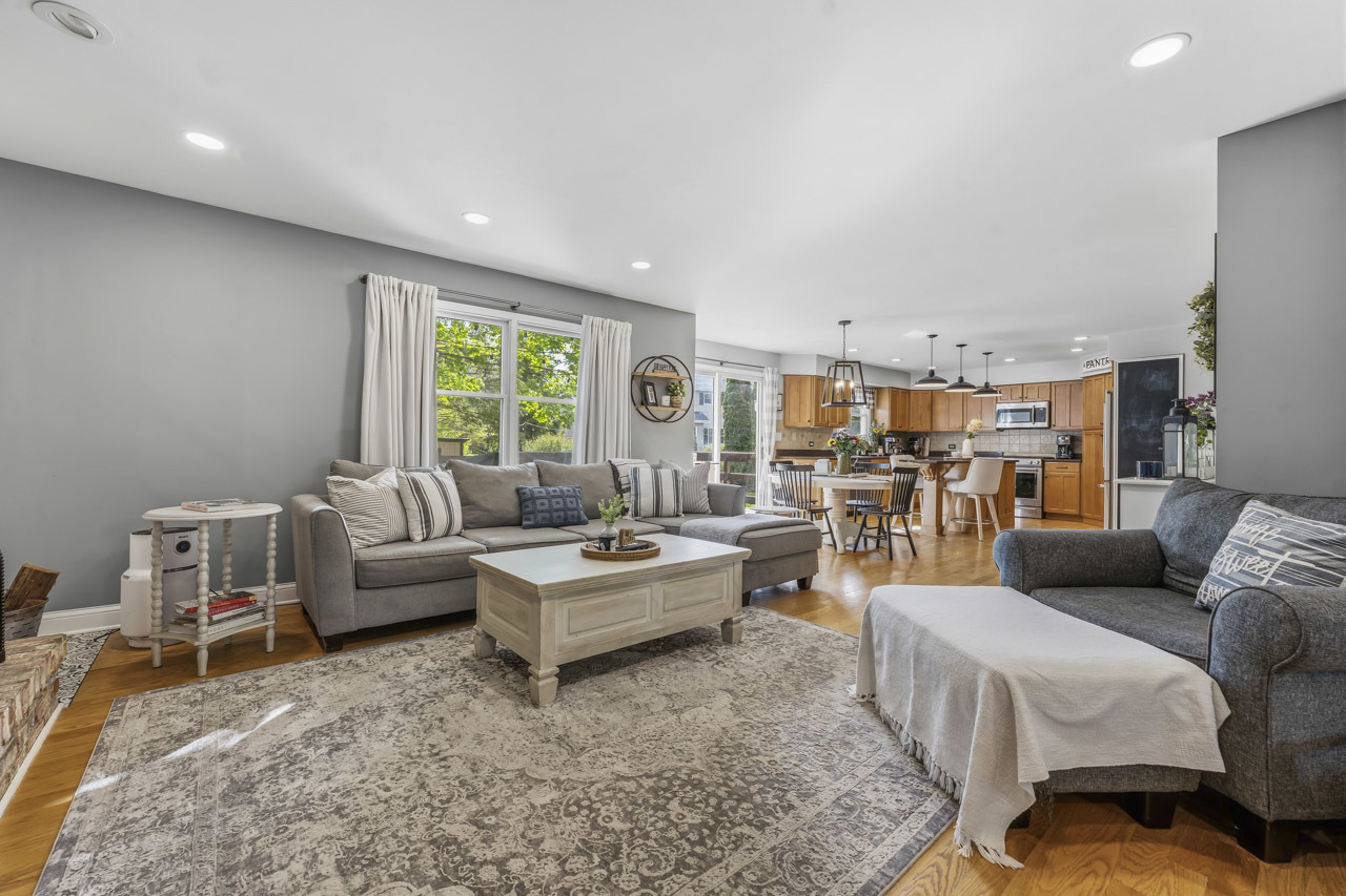 1028 Brewer Court, West Dundee, IL 60118