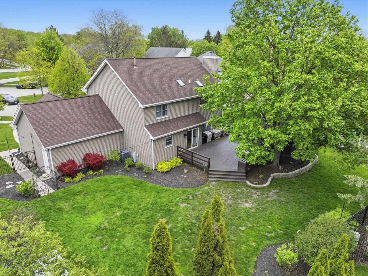 1028 Brewer Court, West Dundee, IL 60118