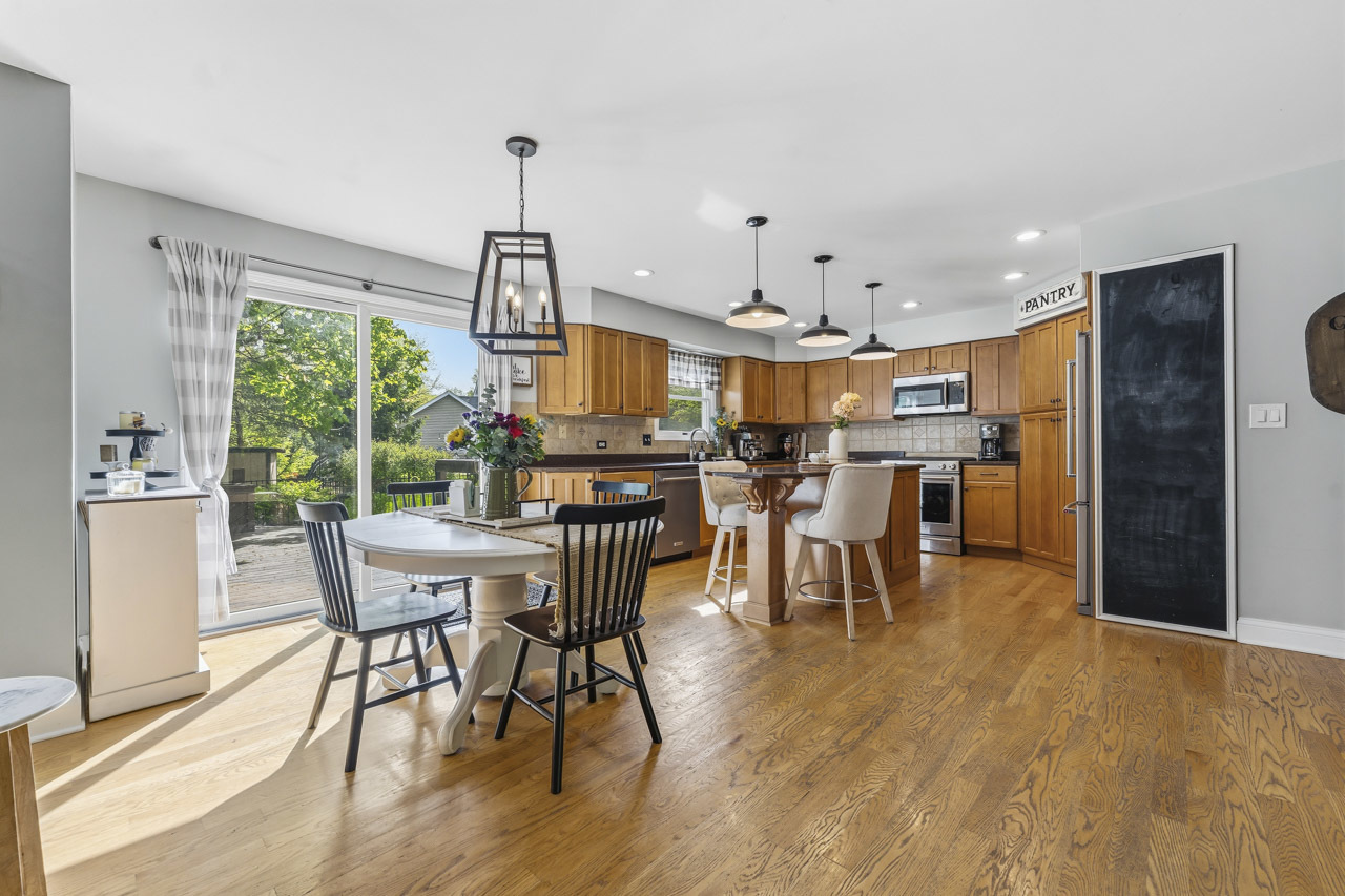 1028 Brewer Court, West Dundee, IL 60118