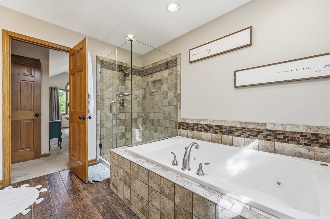 1028 Brewer Court, West Dundee, IL 60118