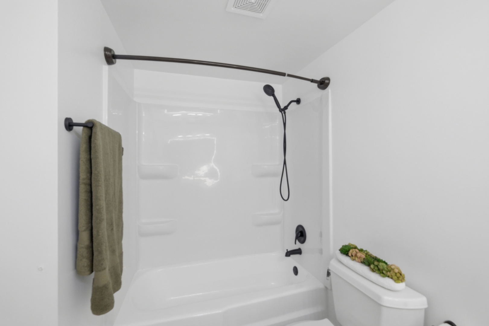 1500 Robin Circle #112, Hoffman Estates, IL 60169