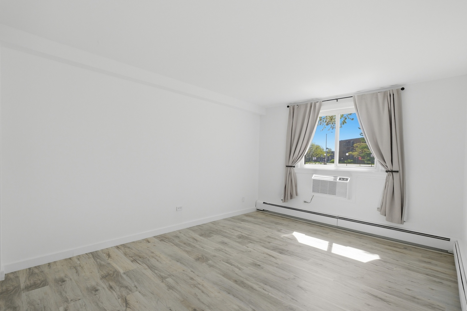 1500 Robin Circle #112, Hoffman Estates, IL 60169