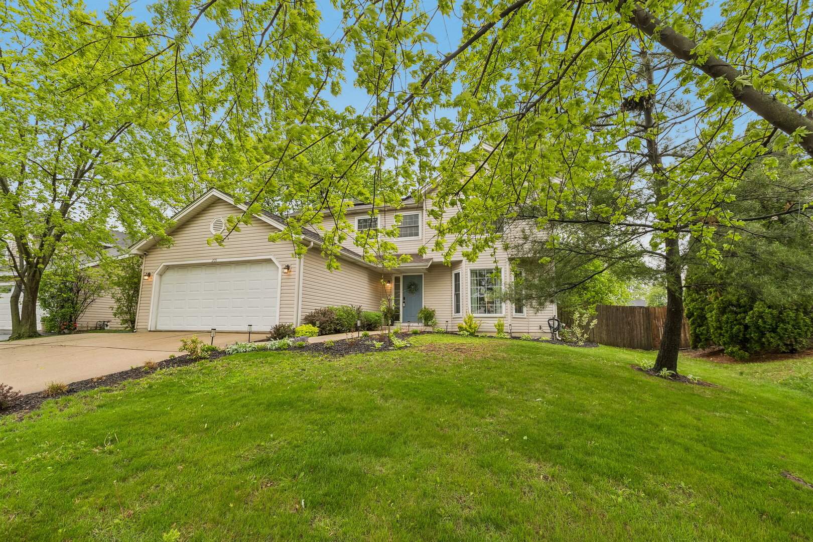 205 Green Mountain Drive, Bolingbrook, IL 60440