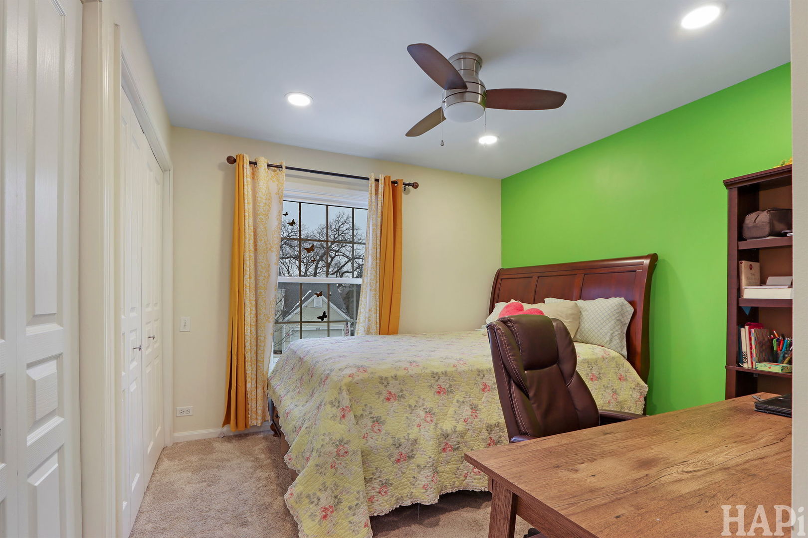 1121 Williamsburg Circle, Grayslake, IL 60030