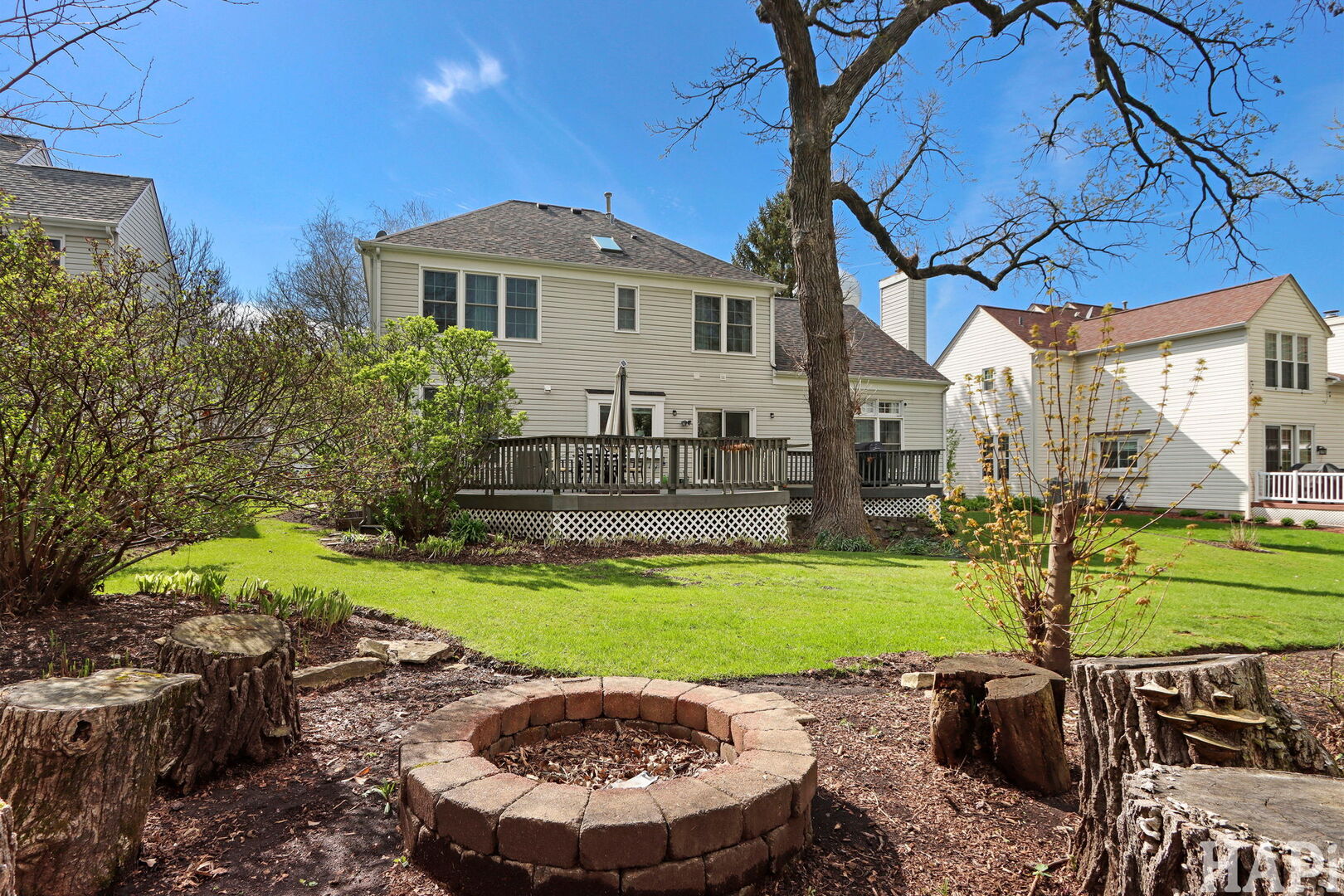 1121 Williamsburg Circle, Grayslake, IL 60030