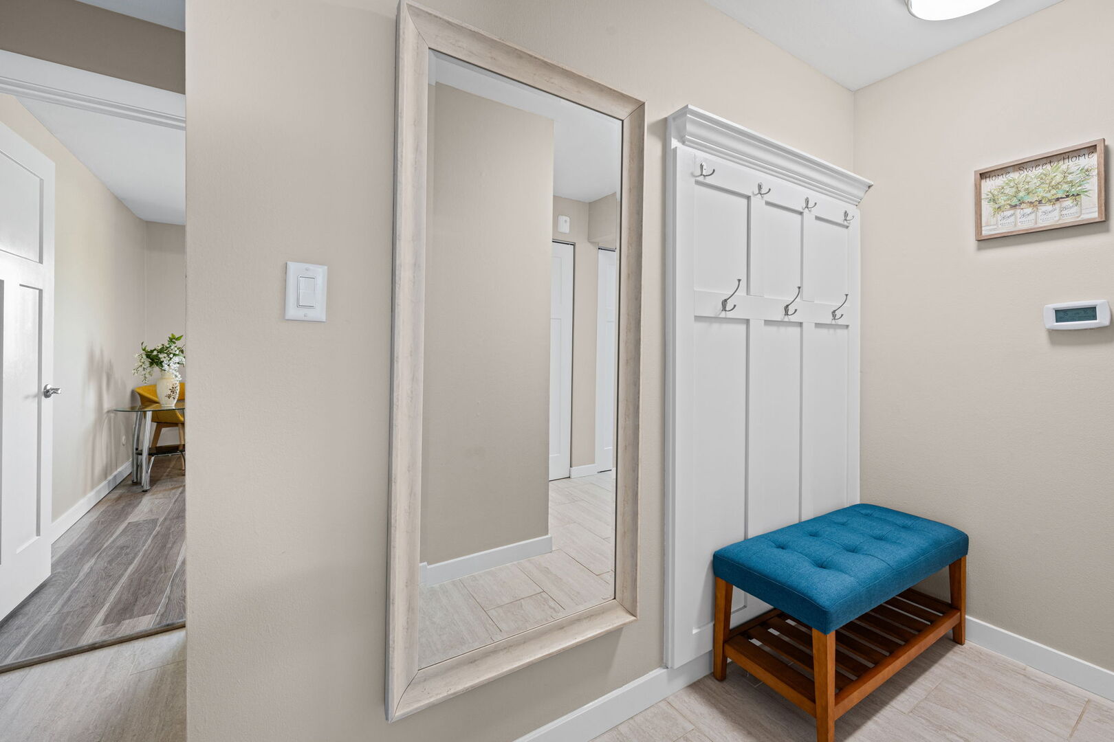 1205 E Hintz Road #209, Arlington Heights, IL 60004