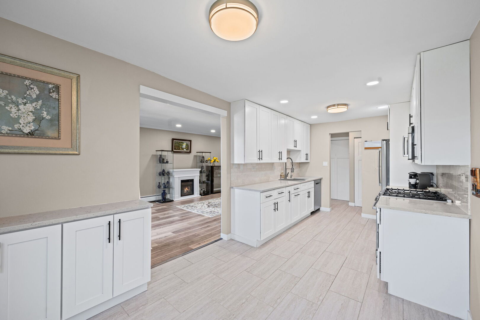 1205 E Hintz Road #209, Arlington Heights, IL 60004