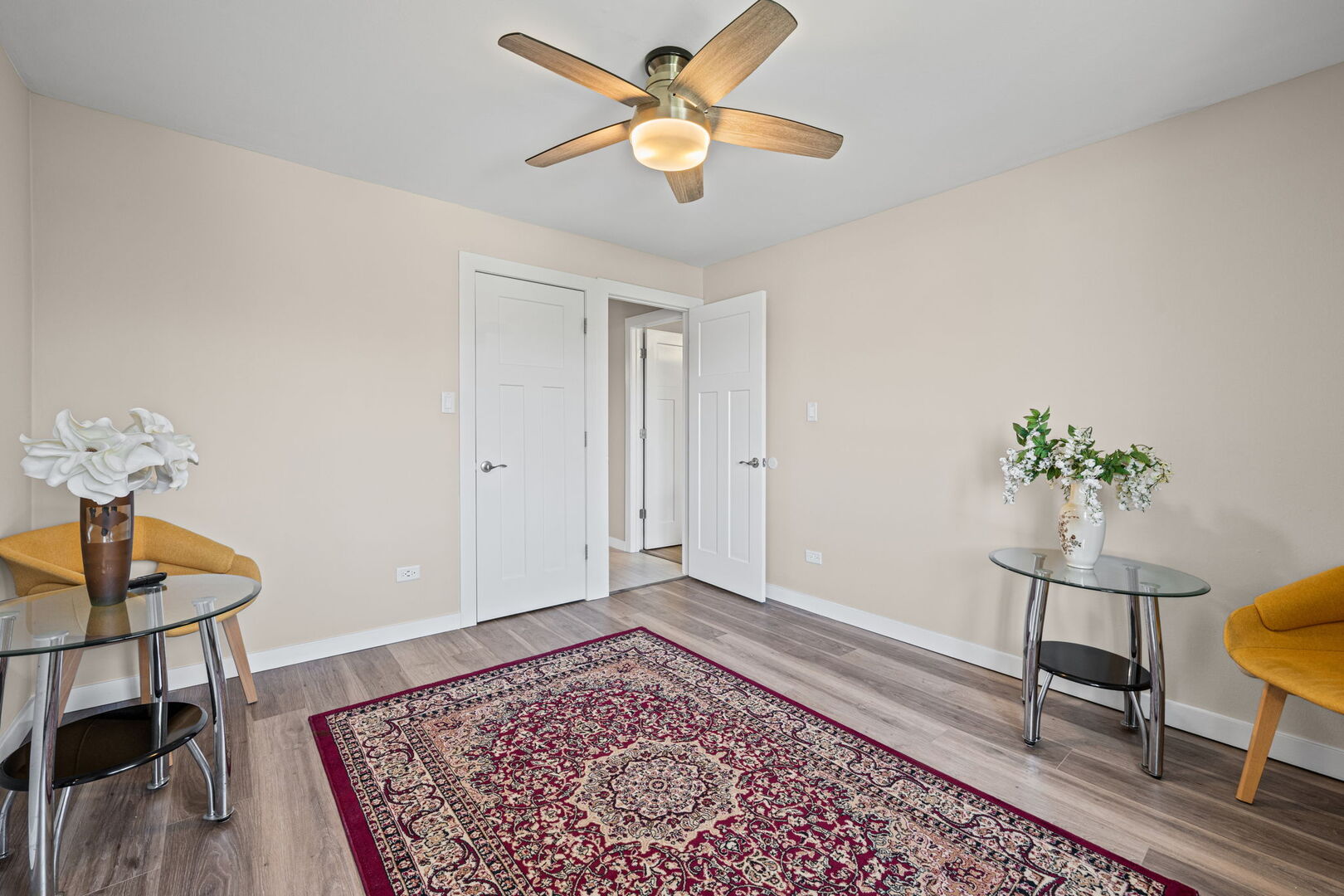 1205 E Hintz Road #209, Arlington Heights, IL 60004