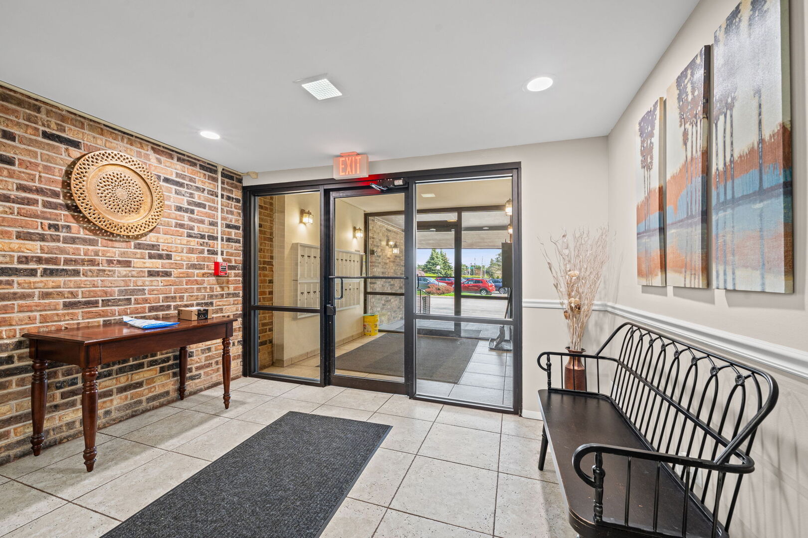 1205 E Hintz Road #209, Arlington Heights, IL 60004