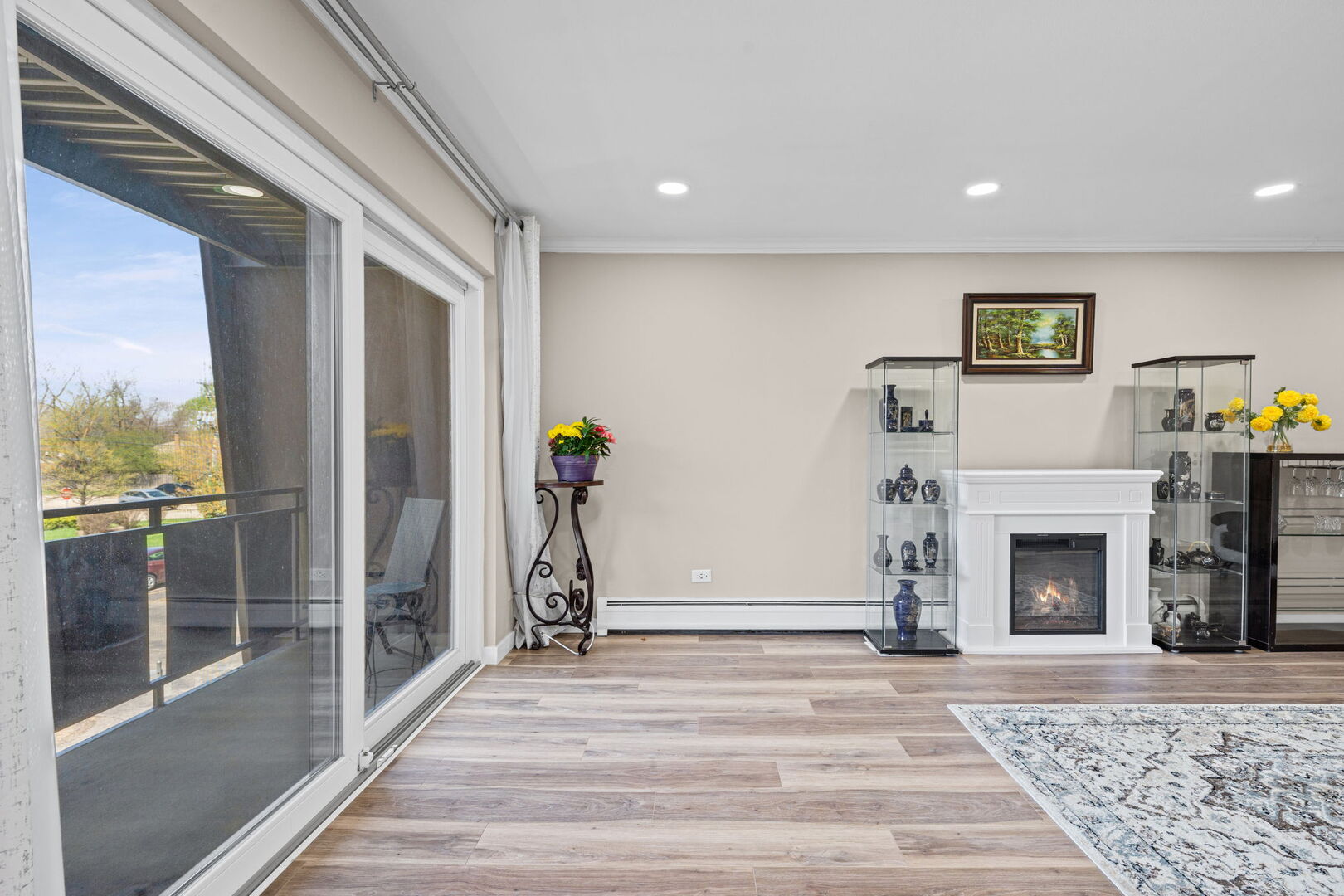 1205 E Hintz Road #209, Arlington Heights, IL 60004