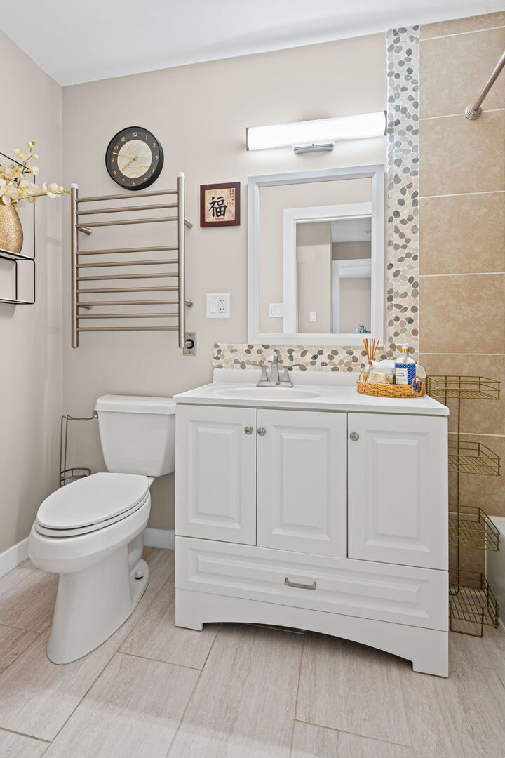 1205 E Hintz Road #209, Arlington Heights, IL 60004