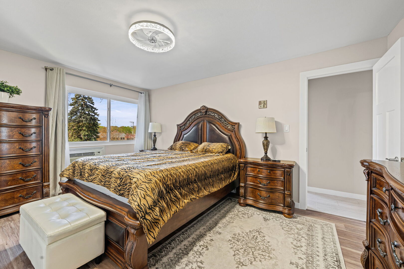 1205 E Hintz Road #209, Arlington Heights, IL 60004