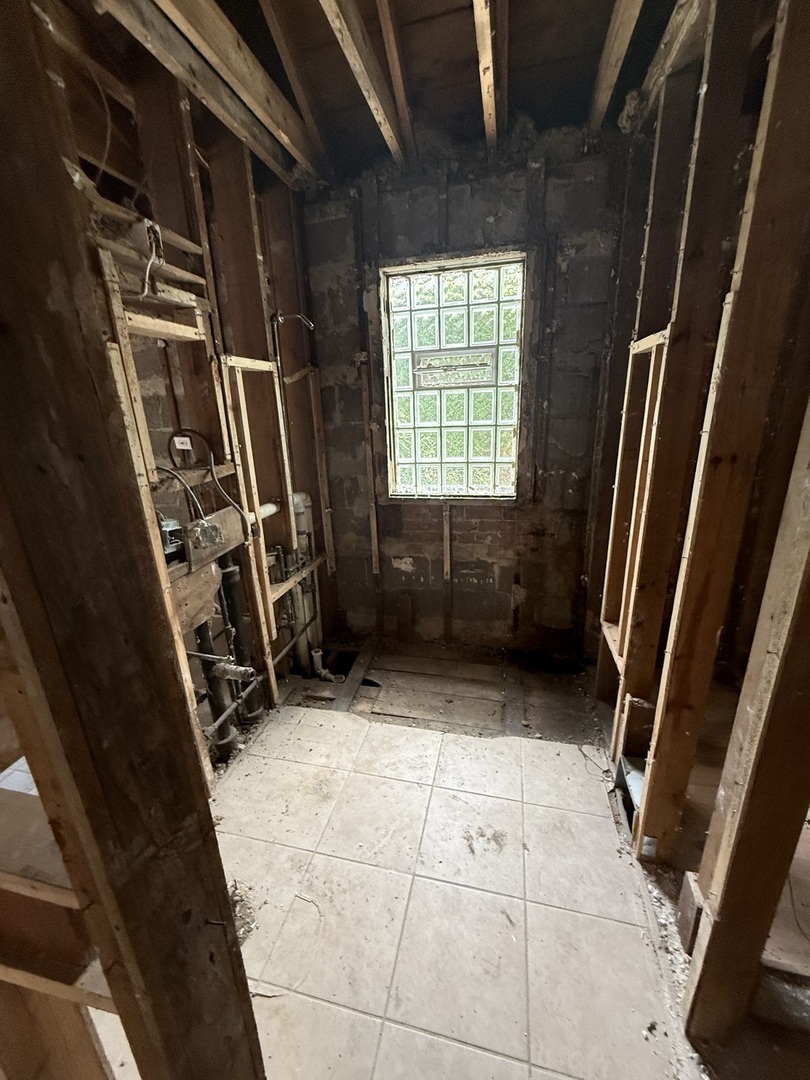 9761 S Ingleside Avenue, Chicago, IL 60628