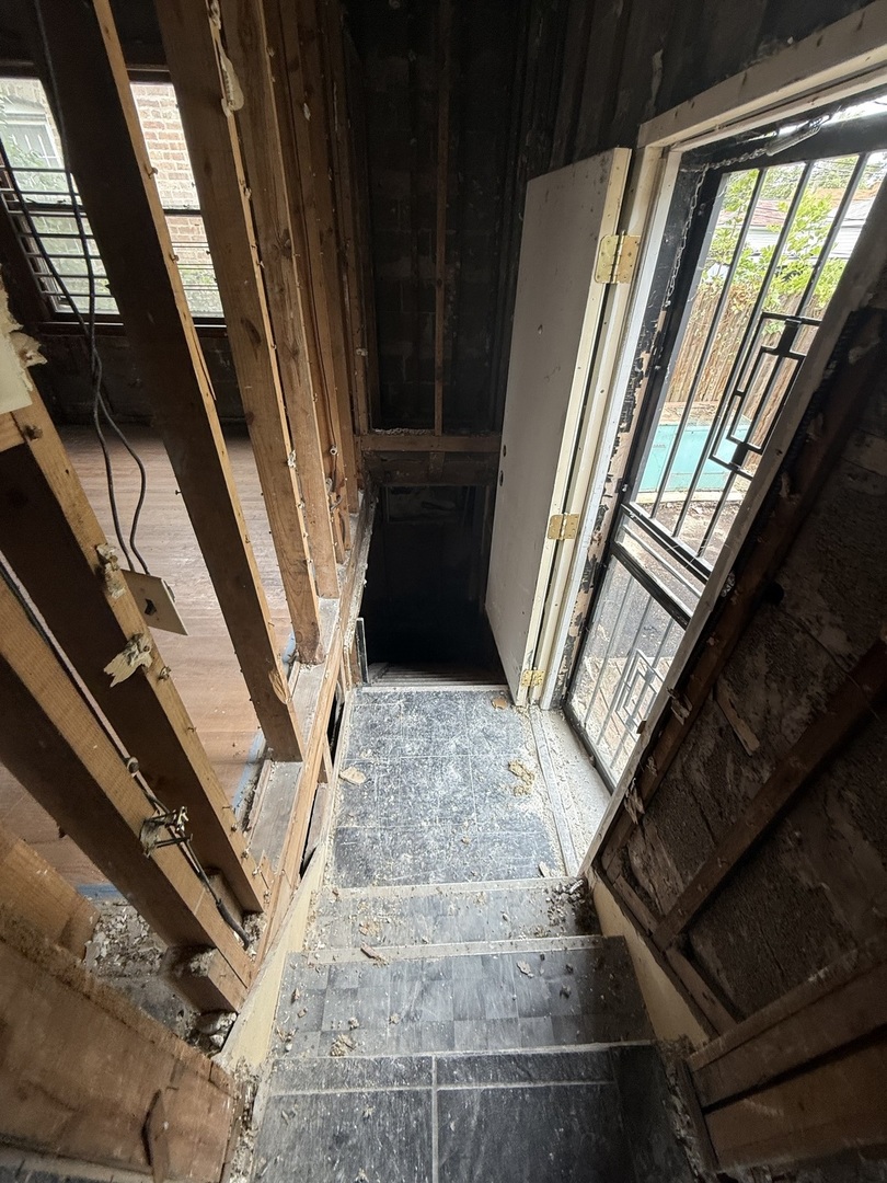 9761 S Ingleside Avenue, Chicago, IL 60628