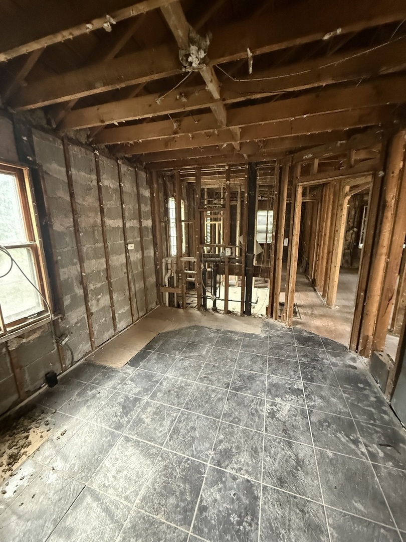 9761 S Ingleside Avenue, Chicago, IL 60628