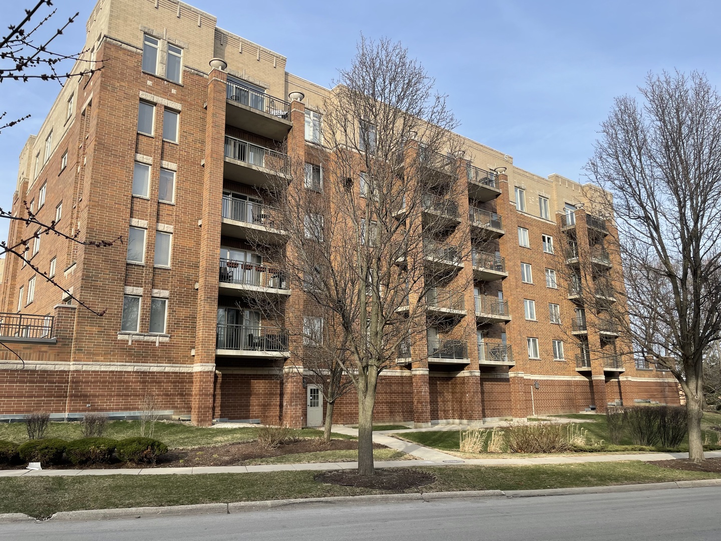 655 Perrie Drive #305, Elk Grove Village, IL 60007