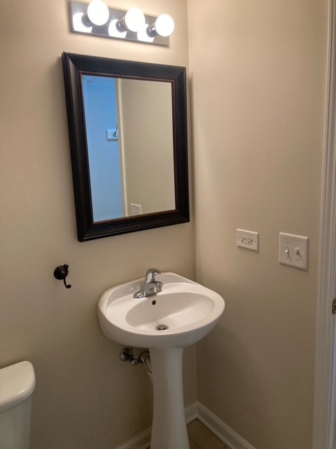 655 Perrie Drive #305, Elk Grove Village, IL 60007