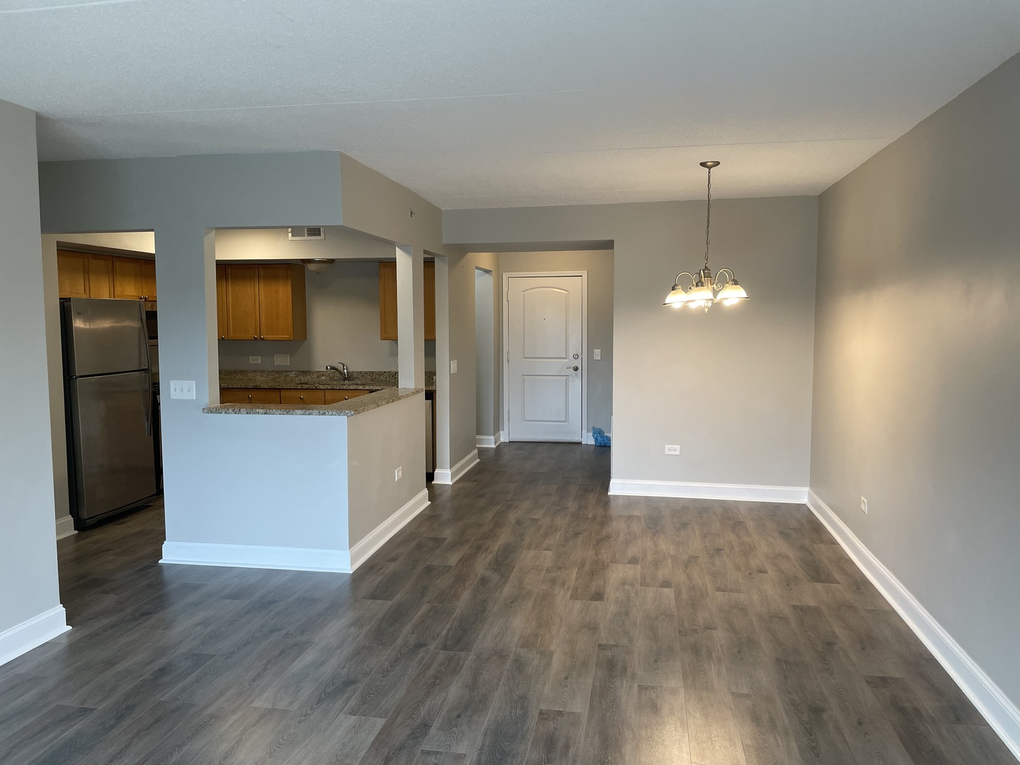 655 Perrie Drive #305, Elk Grove Village, IL 60007