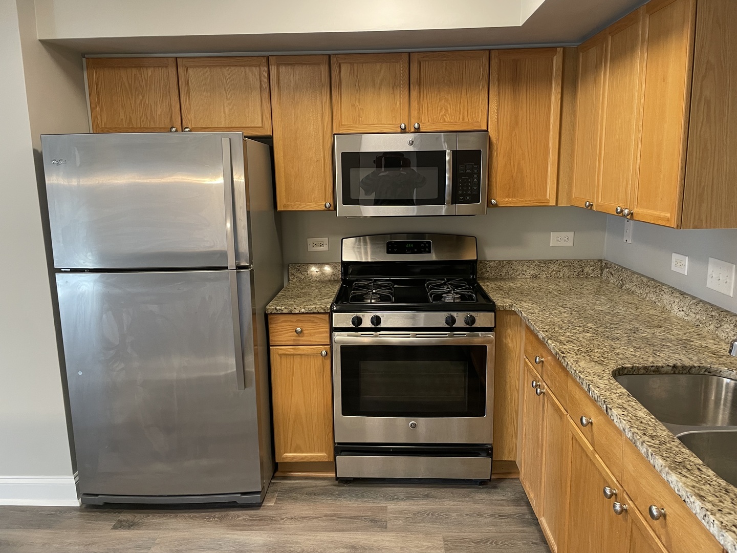 655 Perrie Drive #305, Elk Grove Village, IL 60007