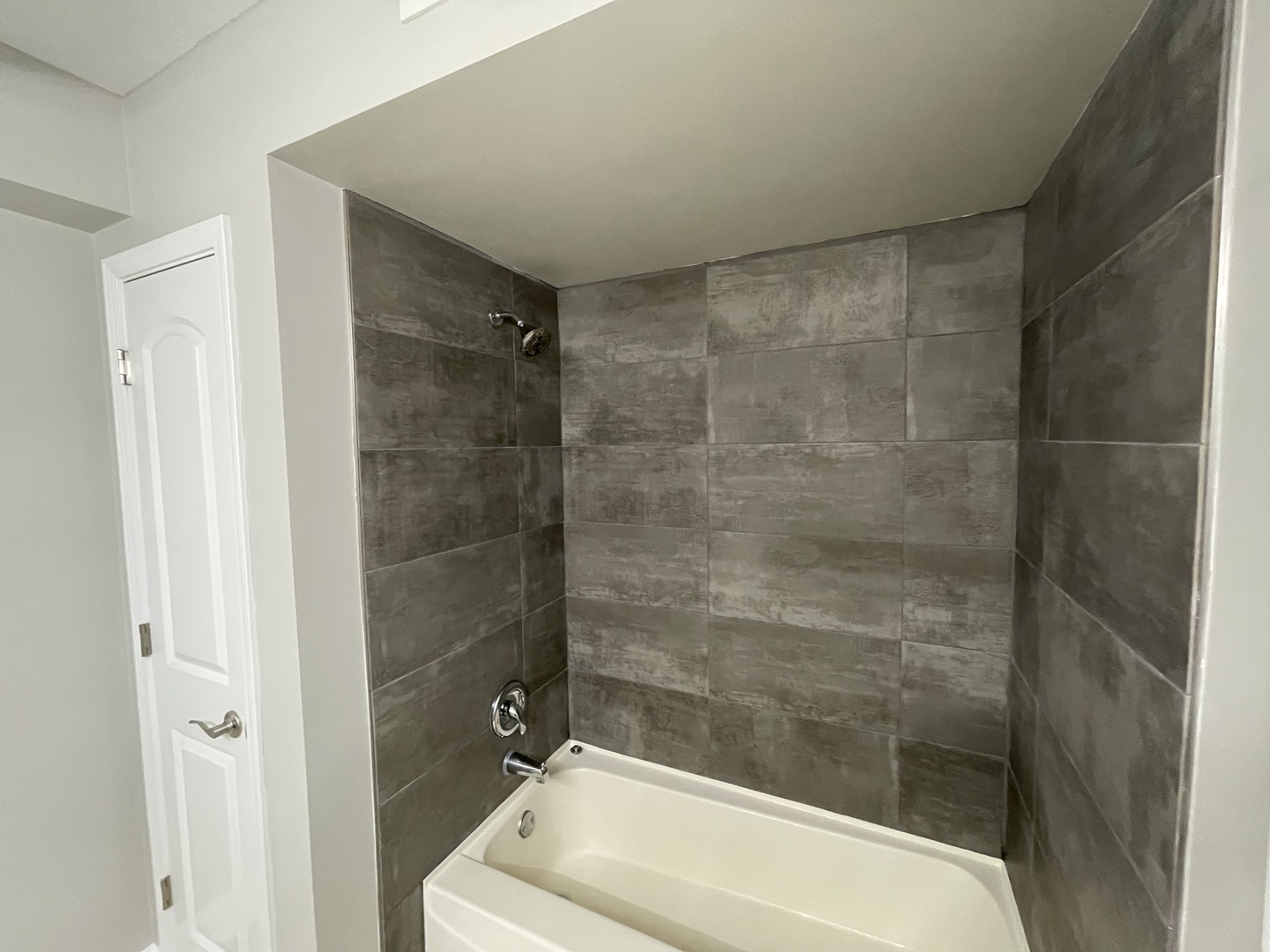 655 Perrie Drive #305, Elk Grove Village, IL 60007