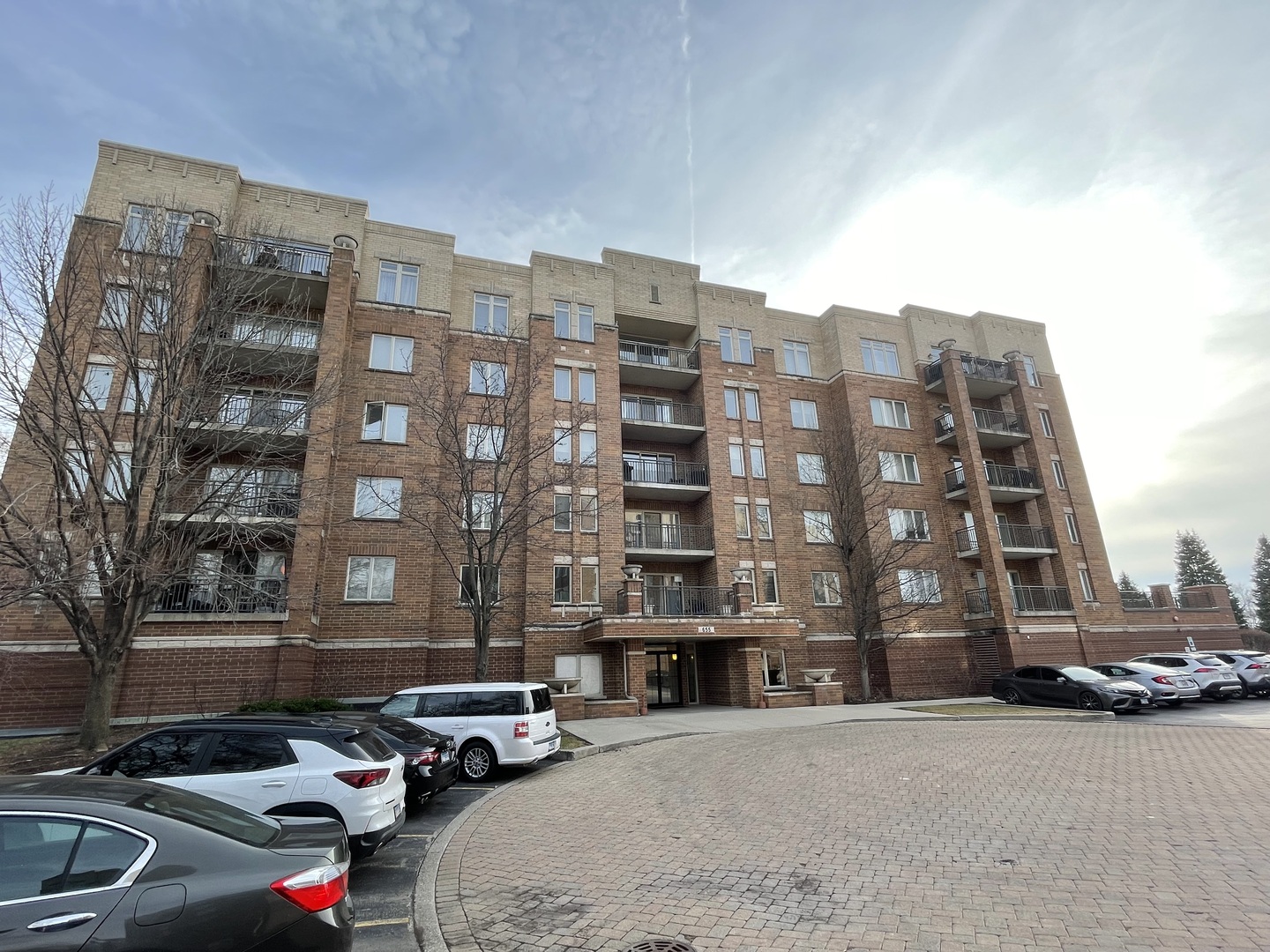 655 Perrie Drive #305, Elk Grove Village, IL 60007